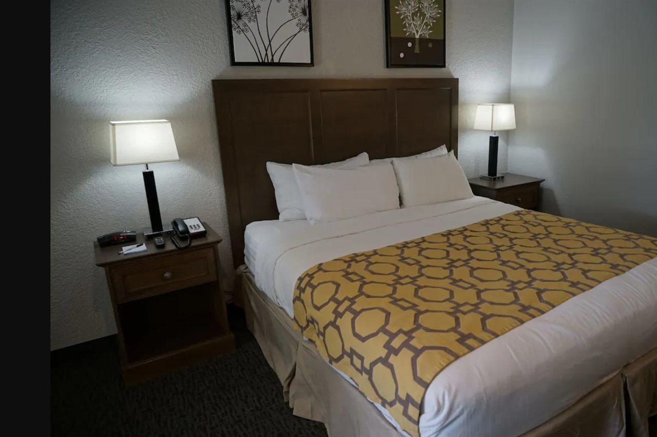 Baymont By Wyndham Shakopee Hotel Exterior foto